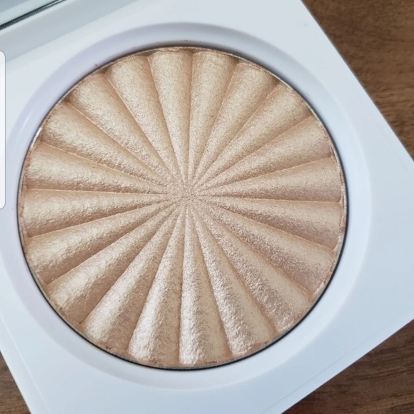 BNWT Ofra Highlighter In Rodeo Drive - Picture 2 of 4